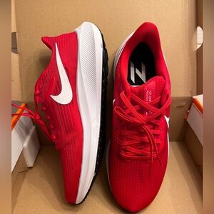 NWT Nike Air Zoom Pegasus 39 TB Size 8.5M/10W